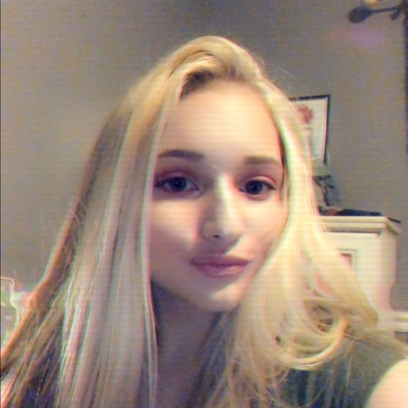 Meet your Posher, Isabella - Picture 1 of 1